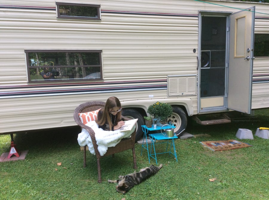 11-летняя девочка купила старый фургон за 400 долларов и превратила его в шикарный домик