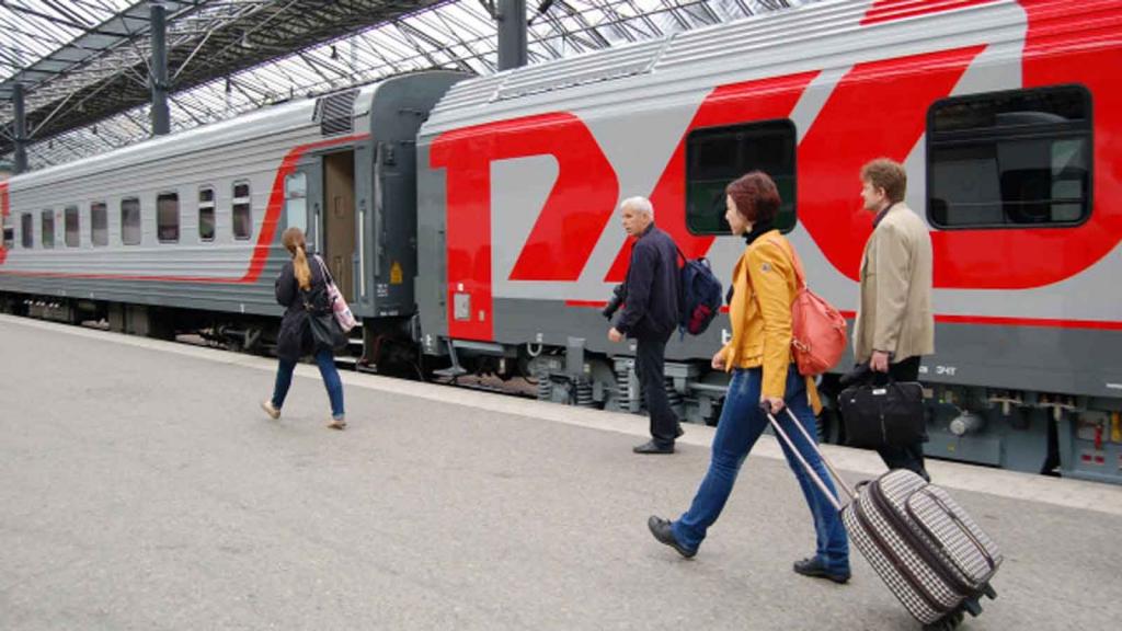 "Практически все места выкупаются": РЖД возобновили движение 80 % поездов
