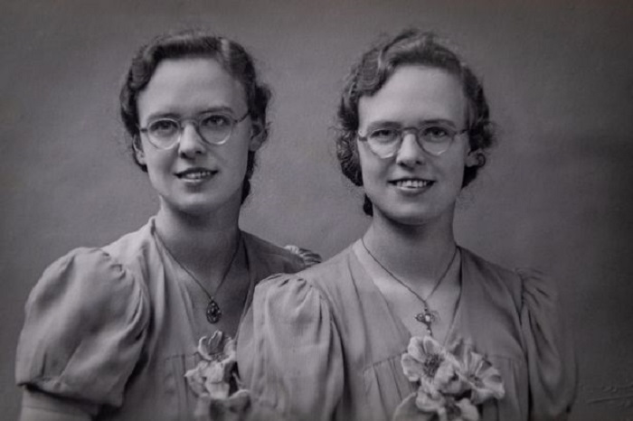 Самым старым близнецам Британии исполнилось 100 лет: в чем секрет их жизни?