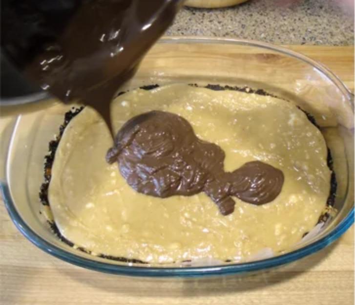 Шоколадные батончики с арахисовым маслом и грецкими орехами: не требуют выпекания, нужно всего лишь охладить