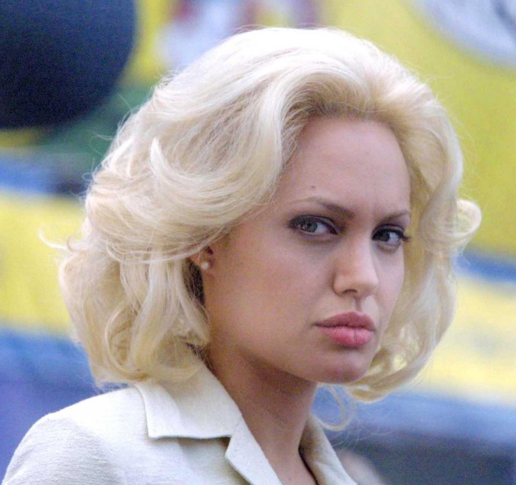 Как понять, что вам нужно быть брюнеткой, а не блондинкой: наглядное объяснение на примере Анджелины Джоли (фото)