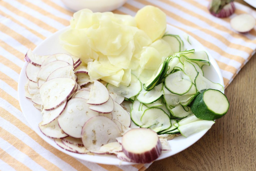 Закуска из овощей и слоёного теста: я готовлю из баклажанов, картошки и кабачков