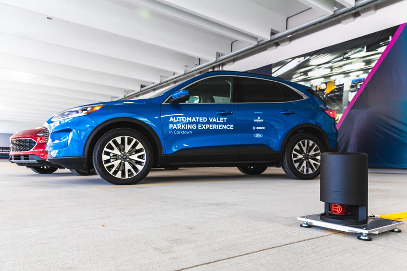 Авто сделает это за вас: Ford разрабатывает систему, позволяющую машине найти место для парковки самостоятельно