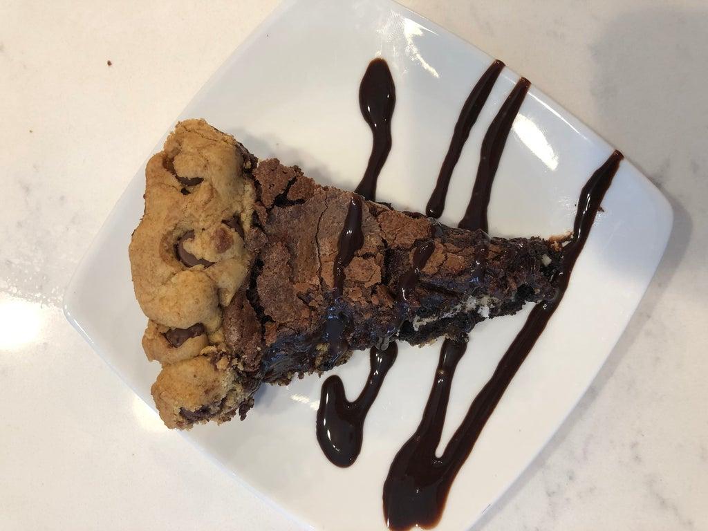 Фантазия сладкоежки: готовим пирог с шоколадом и печеньем "Орео"