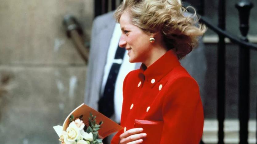 Принцесса Диана за 2 года до гибели сказала, что хотела бы стать королевой, но не Британии, а «сердец людей» - ей это удалось