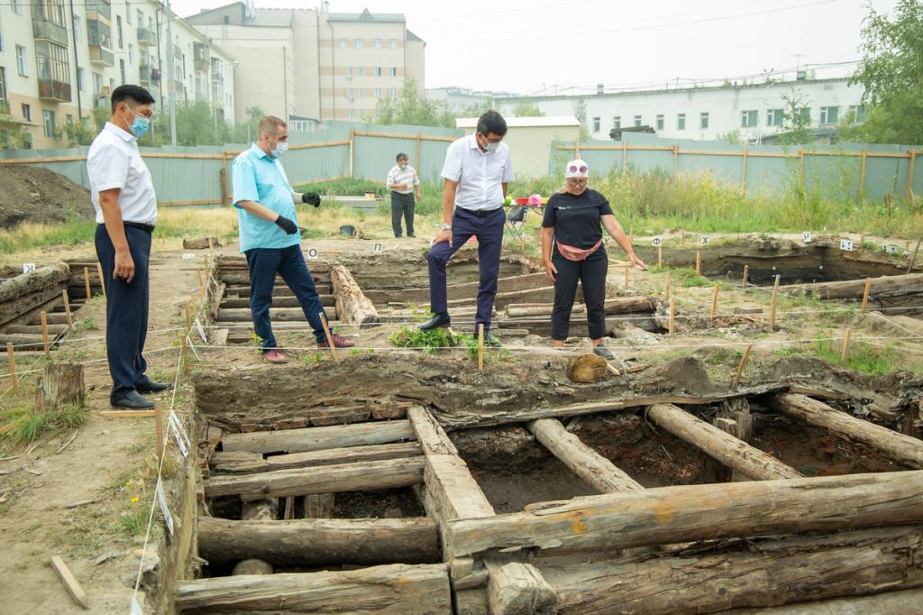 На месте строительства здания арбитражного суда в Якутске обнаружили старинную фарфоровую и фаянсовую посуду