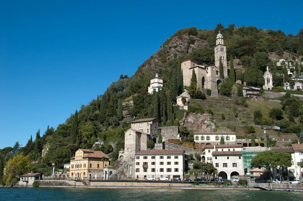 Ковид, казино и секретные агенты: как изменилась жизнь итальянского города, окруженного Швейцарией