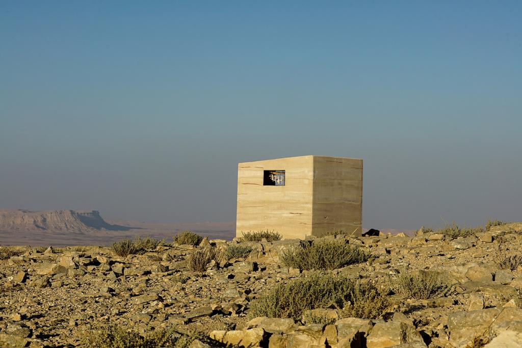 В Израильской пустыне построили необычную обсерваторию: здание занимает всего 6 кв.м и вмещает двух человек