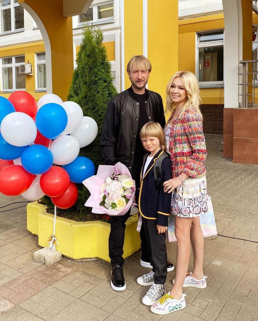 Юлия Барановская за гособразование: какие школы и вузы выбирают российские звезды для своих детей