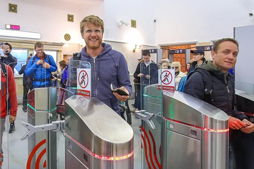 "Ввод системы FacePay": в метро Москвы начали тестировать систему оплаты проезда по скану лица
