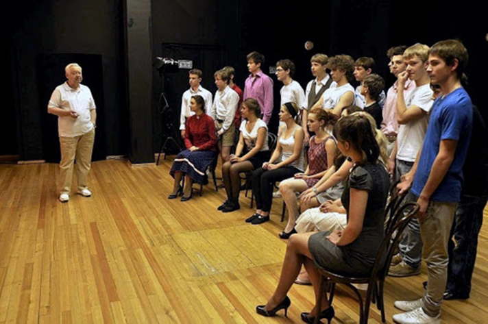 Окончить среднюю школу, одновременно получая актерское образование: теперь поступить в театральную школу Олега Табакова могут выпускники 9-го и 10-го класса