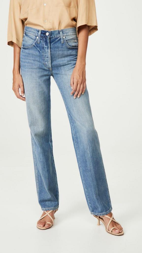 Вязаный жилет, негабаритный блейзер, прямые джинсы: 6 простых трендов этой осени