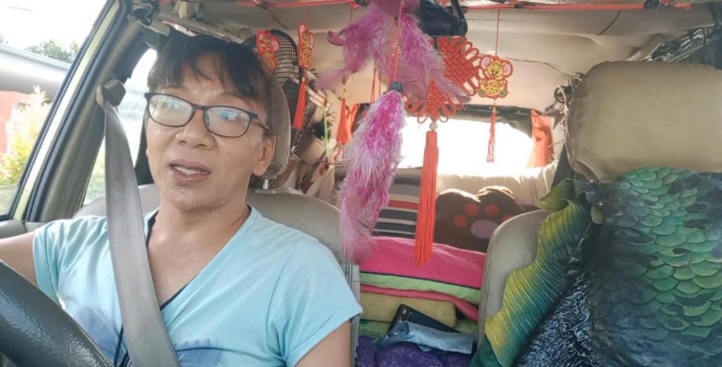 Только машина, любимая собака и дорога: 53-летняя женщина из Малайзии проживает жизнь, о которой мы только мечтаем