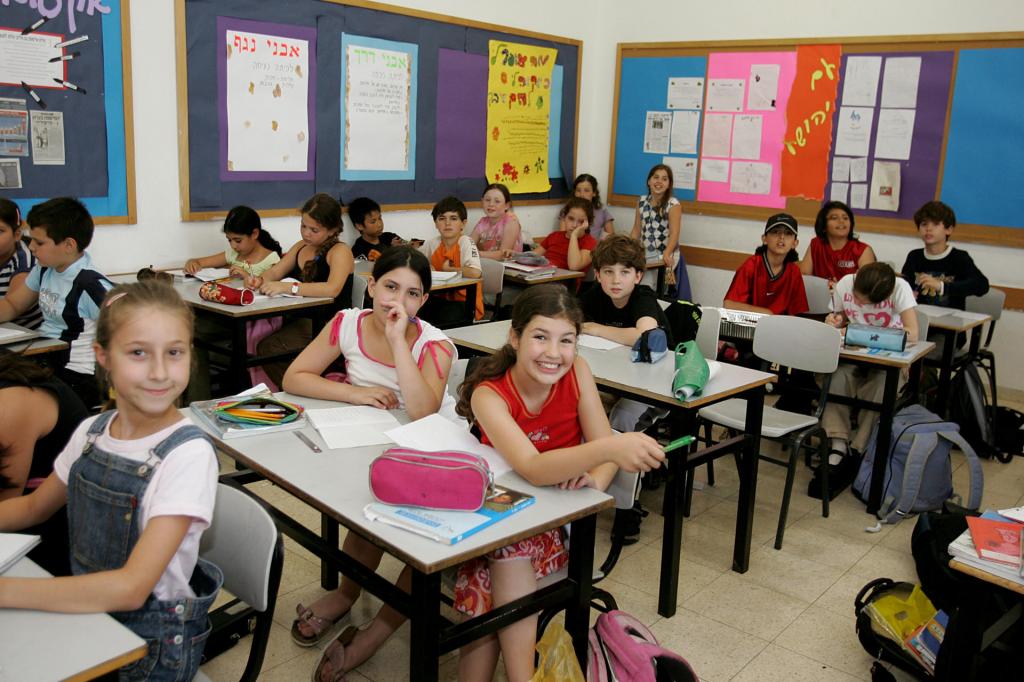 В Израиле острая нехватка учителей, и как оказалось, дело вовсе не в зарплате, а в поведении детей