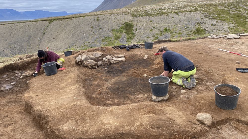 Исторический фундамент: в Исландии обнаружили остатки дома, упомянутого в средневековой саге (фото)