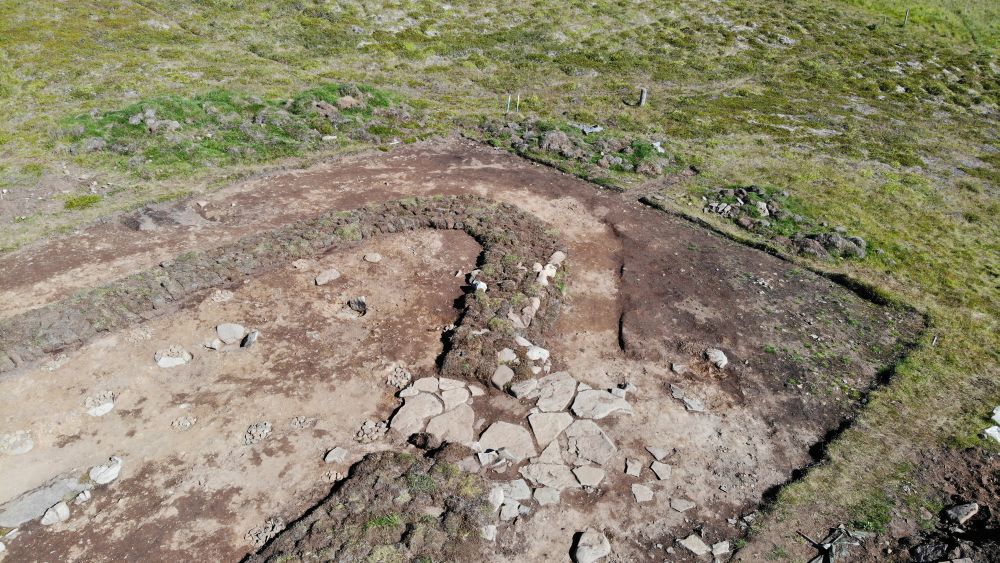 Исторический фундамент: в Исландии обнаружили остатки дома, упомянутого в средневековой саге (фото)