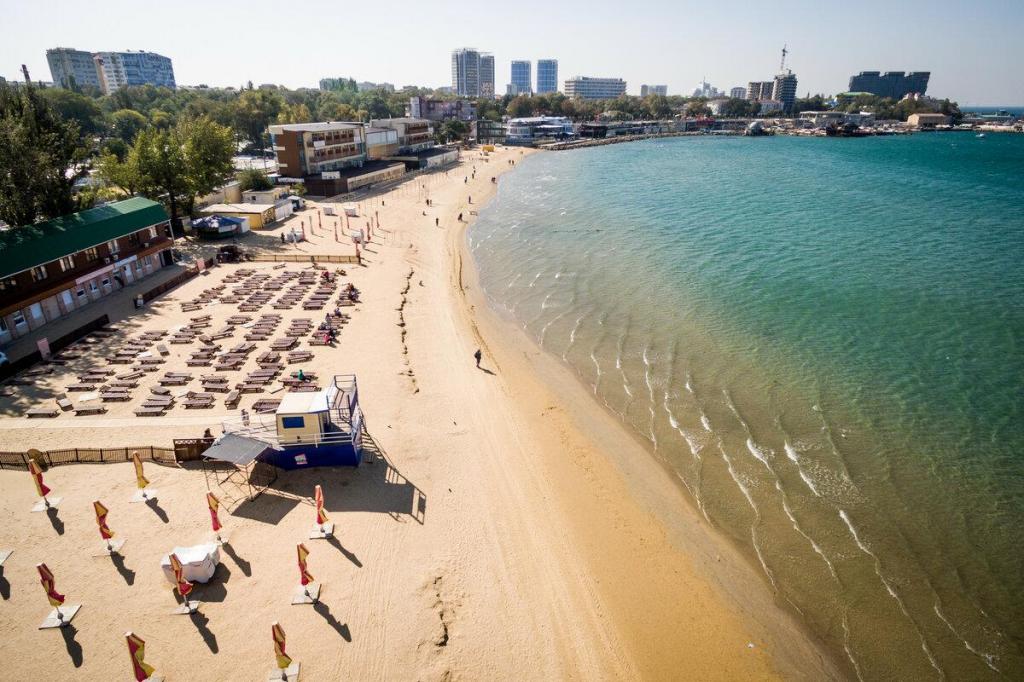 Краснодарский край и Крым в лидерах: сколько отдыхающие в среднем тратили на курортах России