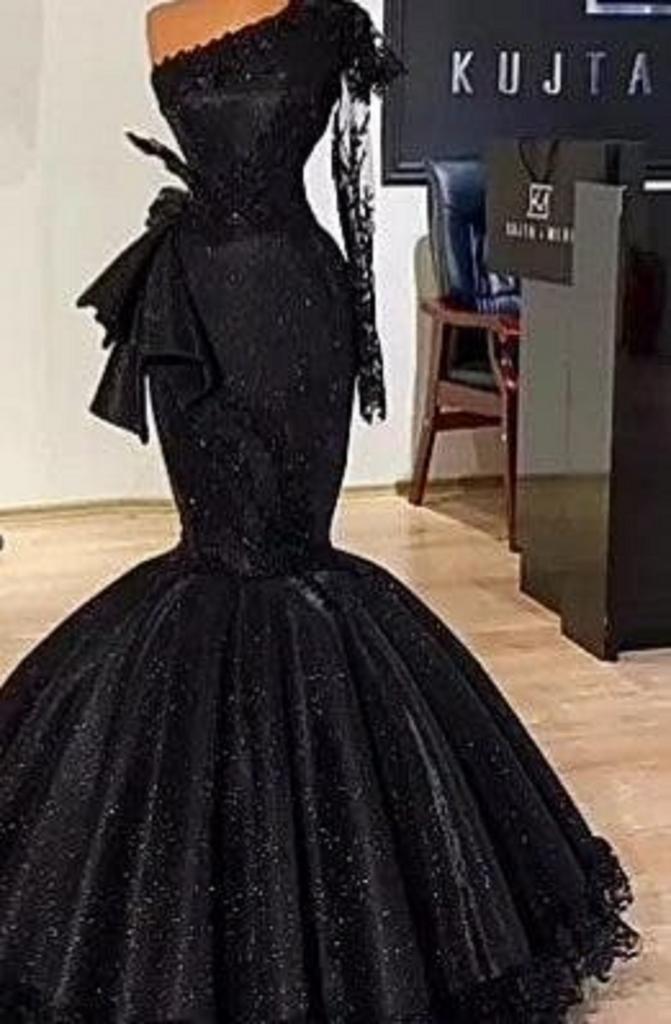 Женщина попросила дизайнера сделать ей платье мечты. Результат не оправдал ожидания