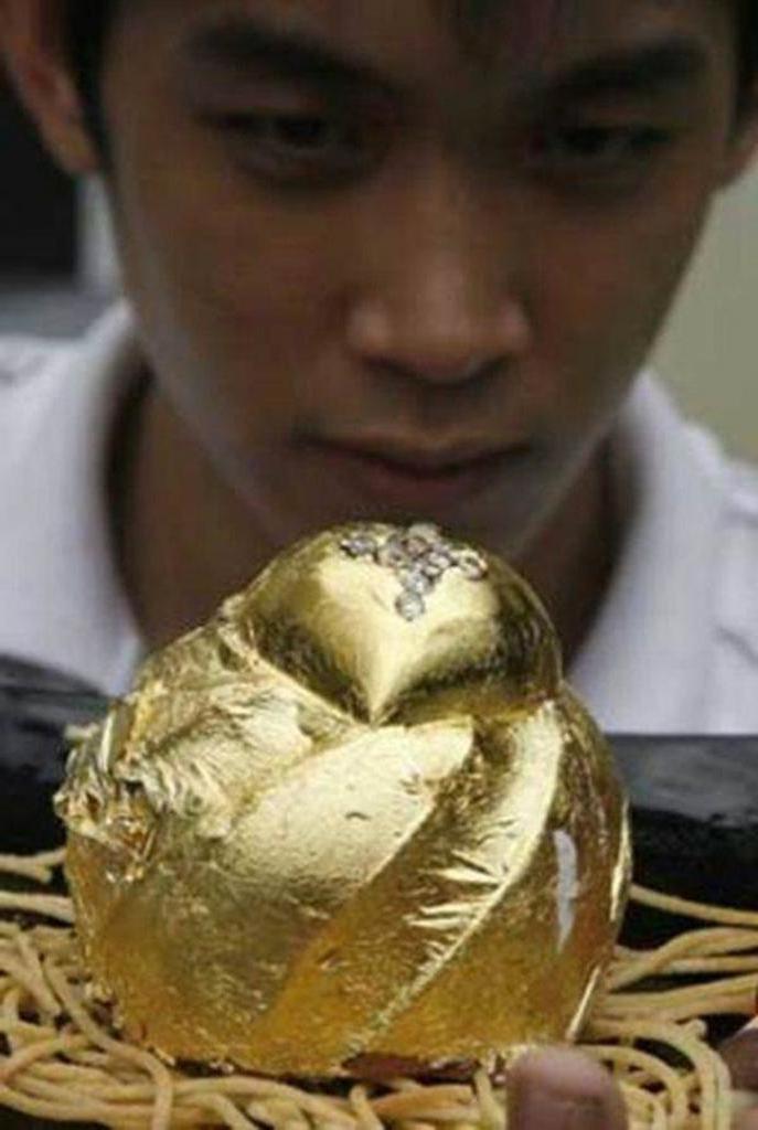 Африканские бриллианты и 24-каратное золото: филиппинский шеф-повар создает еду для богатых. Как выглядят суши и торт стоимостью около 3000 долларов (фото)