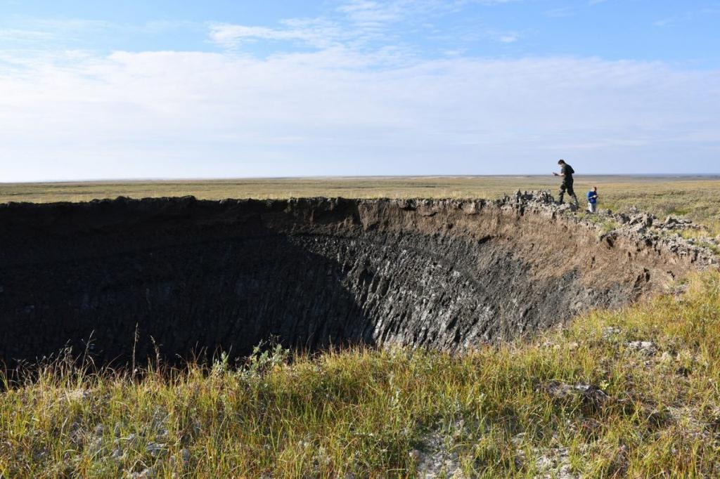 Сенсационная находка: на Ямале вновь обнаружили огромную воронку (видео)
