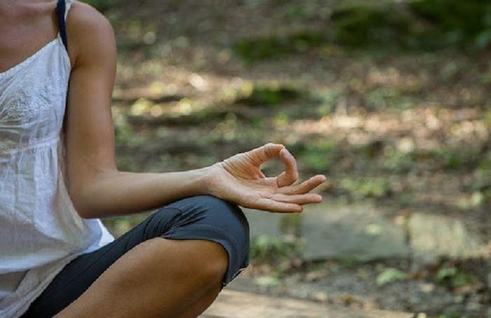 Упражнение "березка" и религиозные атрибуты в зале: что нужно знать, чтобы найти хорошего инструктора по йоге
