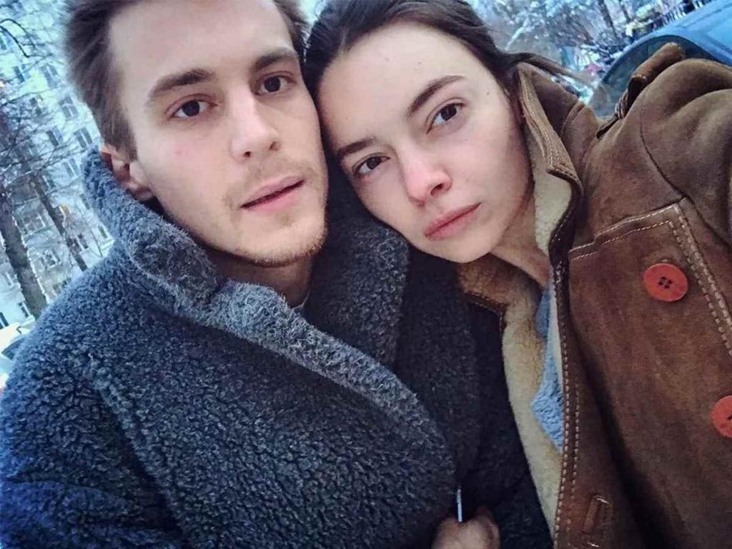 Как выглядит муж Дианы Пожарской, которую заподозрили в романе с внуком Олега Янковского