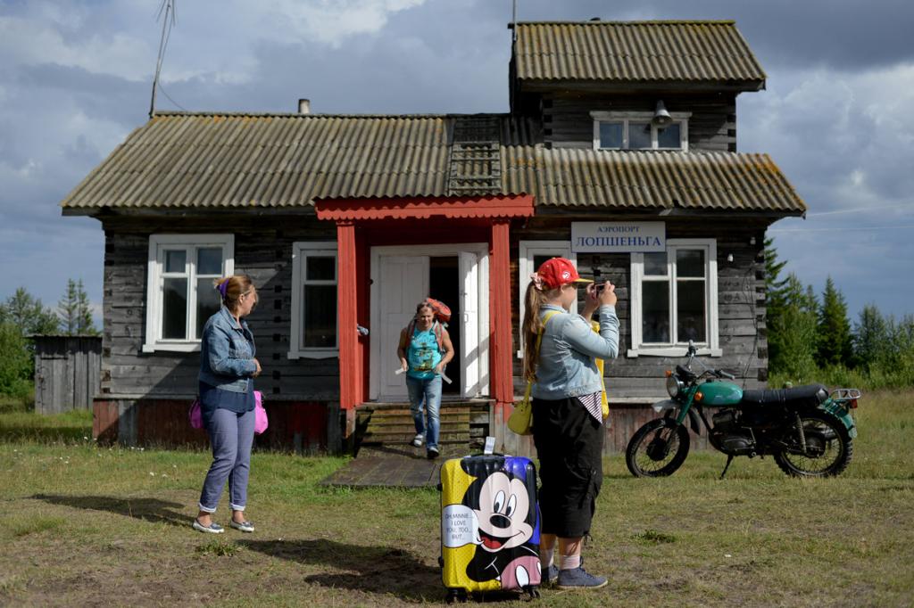 Портал в 70-е: в приморской деревне Лопшеньга открылся уникальный аэропорт-музей