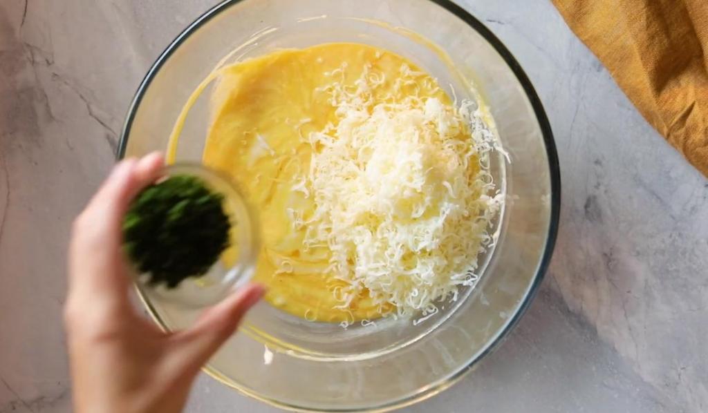 Сырное суфле из яиц, молока, муки и панировочных сухарей: надоевший омлет быстро отошел на второй план