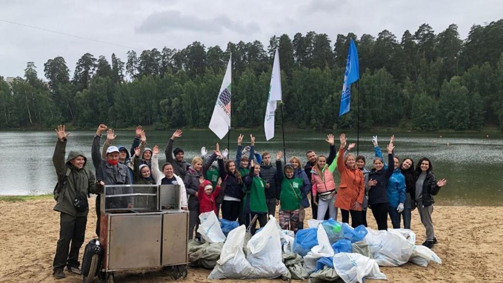 Волонтеры в Казани очистили Изумрудное озеро, а теперь готовятся к еще одному масштабному субботнику с мастер-классами и концертной программой