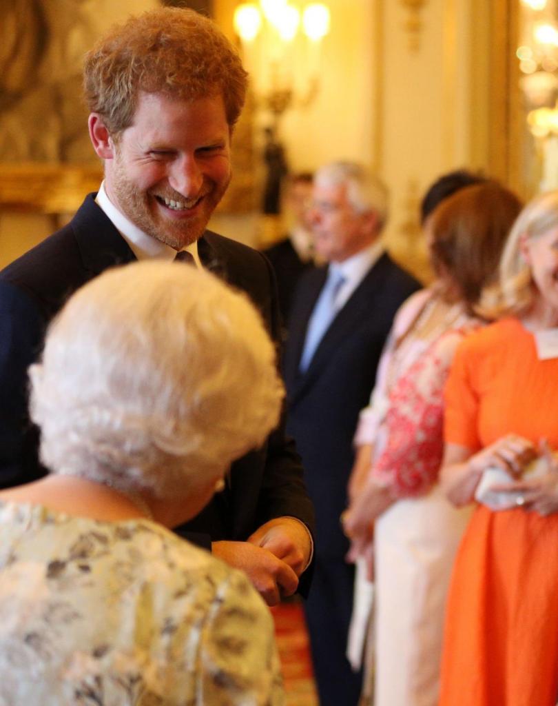 Принцу Гарри исполнилось 36 лет: королевская семья поздравила его снимком, на котором отсутствует Меган Маркл