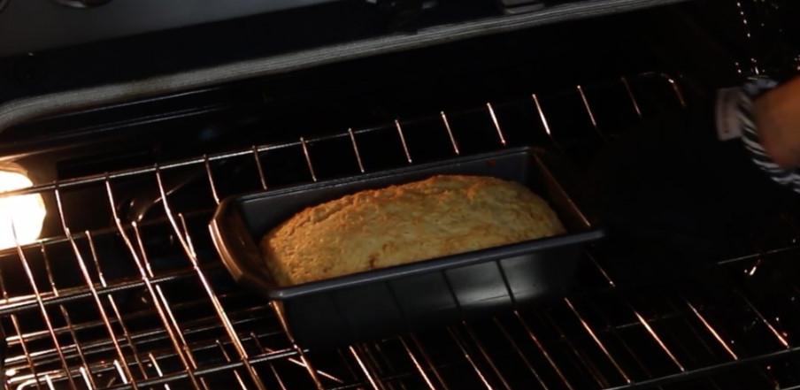 Приготовление ленивого хлеба из пахты за час: порадуйте своих близких вкусной домашней выпечкой