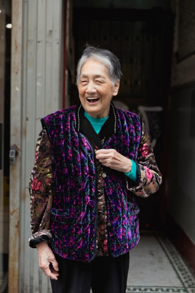 Пожилые модники с китайского квартала США: фото пенсионеров в ярких образах