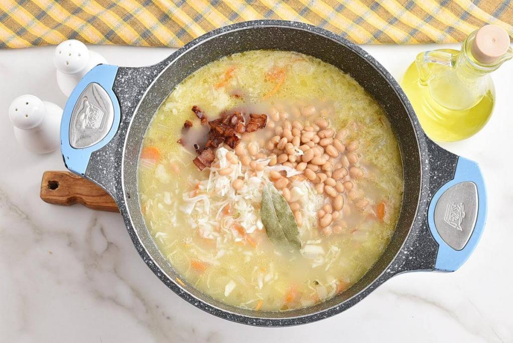 Квашеная капуста с овощами: сытный суп за 35 минут особенно хорош осенью