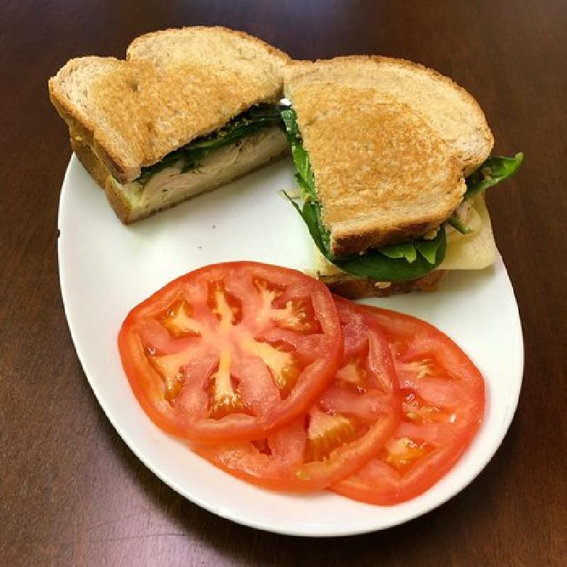 Овощной сэндвич с салатом из нута для тех, кто хочет внести разнообразие в свой рацион