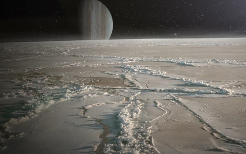Астрономы НАСА заметили свежий лед на северном полюсе спутника Сатурна