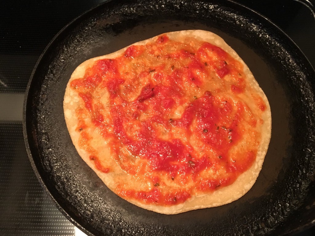 Пицца без дрожжей и без духовки: легко и быстро готовлю любимое итальянское блюдо