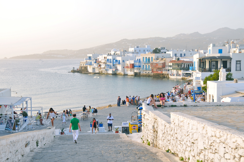 Греция продолжает ждать россиян на отдых: решили посетить красивые города этой страны