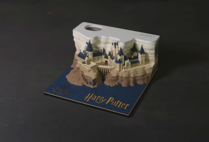 Японская фирма превращает обычные блокноты в замки из фильма "Гарри Поттер" (фото)