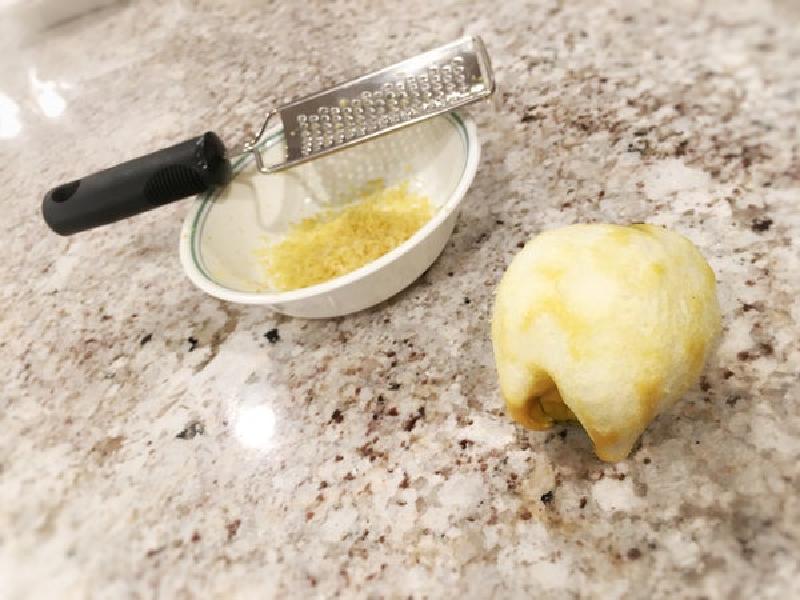 Линцерское печенье из лимонной цедры - отличный вариант в качестве перекуса детям на перемену