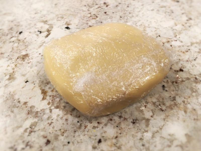 Линцерское печенье из лимонной цедры - отличный вариант в качестве перекуса детям на перемену