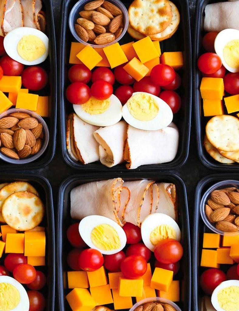 Обед с собой — не только для детей: как выглядят коробочки с перекусом для взрослых людей