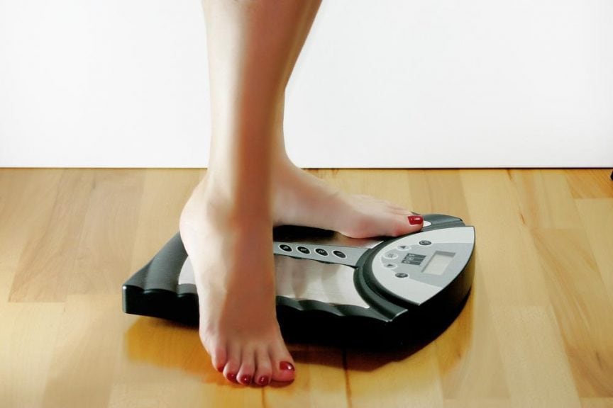 Во время самоизоляции многие женщины набрали лишний вес: не стоит сразу садиться на диету, можно начать изменения с мелочей