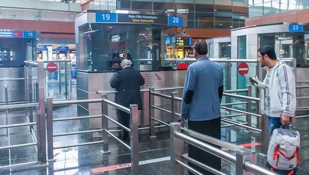 Гражданам РФ стали чаще отказывать во въезде в Турцию из-за паспортов