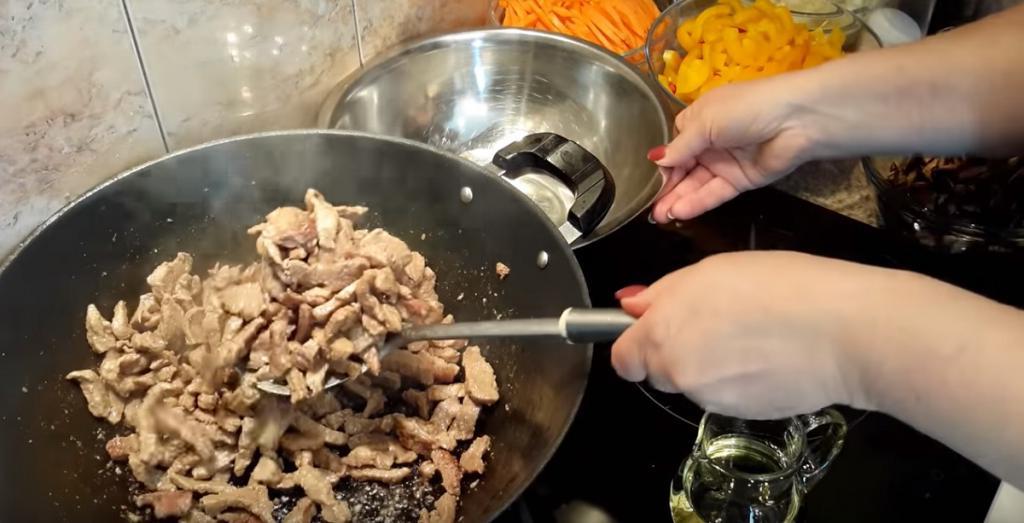 Пока жила в Средней Азии научилась готовить свинину по новому рецепту