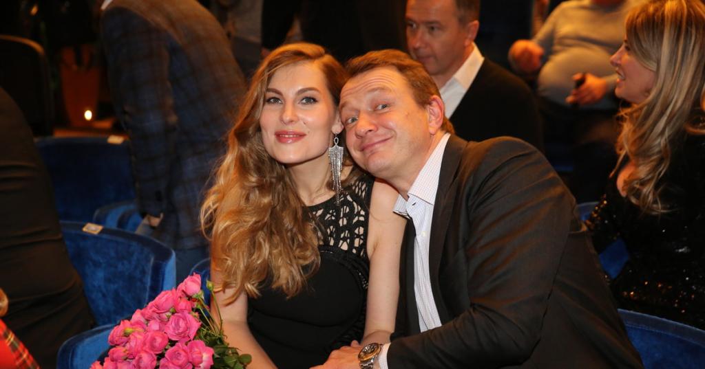 Марат Башаров помирился со своей бывшей женой Елизаветой Шевырковой и переписал на экс-супругу и сына квартиру за 34 миллиона рублей