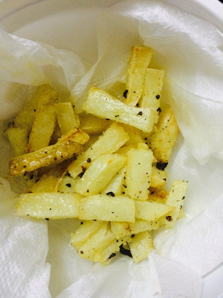 Оригинальный рецепт картофеля фри: чтобы подчеркнуть вкус, добавляю лимон и чили