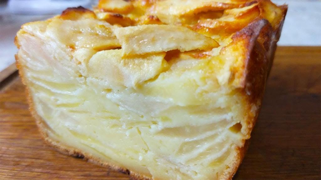 При выпечке тесто в яблочном пироге превращается в крем: я называю его "волшебным"