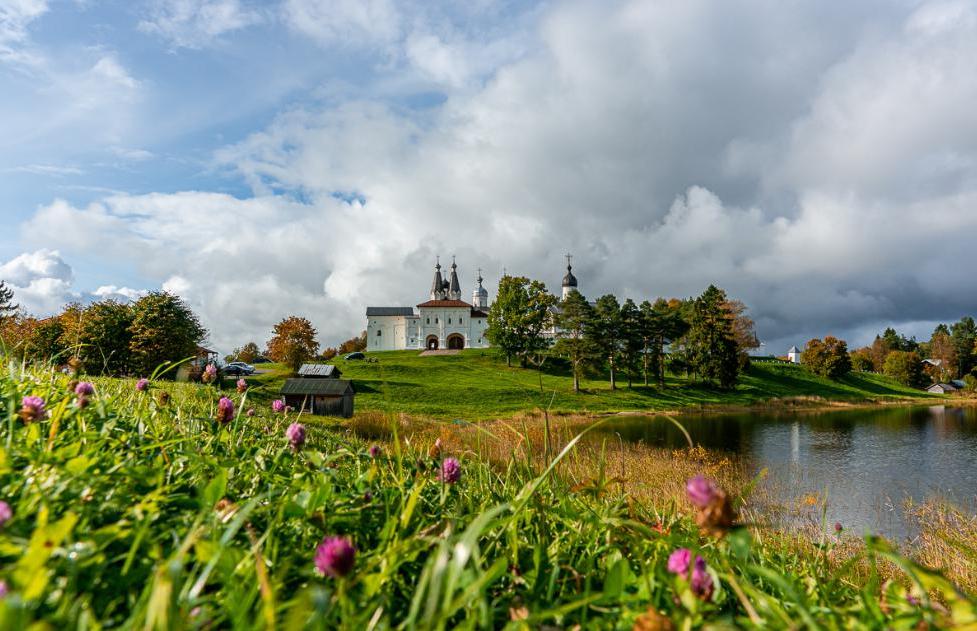 Эксперты назвали село в Вологодской области одним из самых красивых в мире: как выглядит чудо-деревня