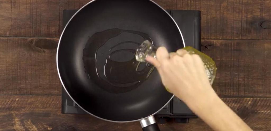Куриная запеканка с брокколи, пармезаном и чеддером: рецепт необыкновенно вкусного и сытного блюда
