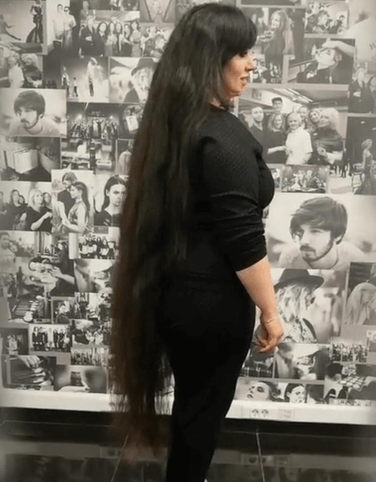 Женщина решила остричь волосы до пят: результат превзошел все ее ожидания